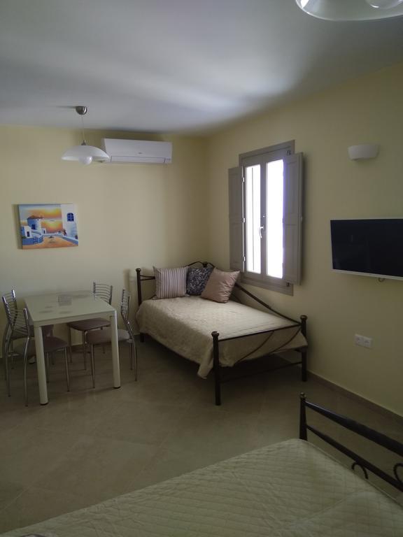 Santa Rinoula Suites Sea Sunset Views Adults Only Megalochori  Room photo