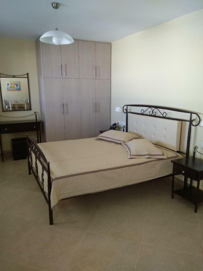 Santa Rinoula Suites Sea Sunset Views Adults Only Megalochori  Exterior photo