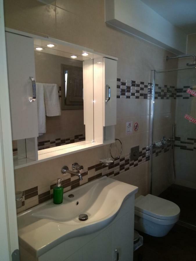 Santa Rinoula Suites Sea Sunset Views Adults Only Megalochori  Exterior photo